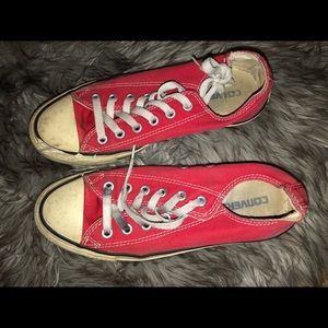 Red low top converse